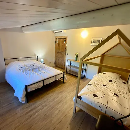 Vakantiehuis Maison De Village En Pierre - Coeur Du Vieux